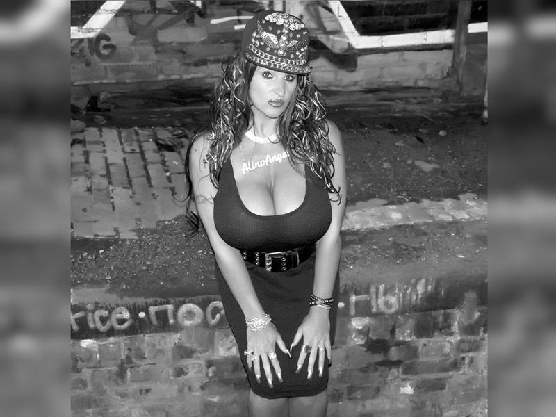 black-white-erotic-photography-002