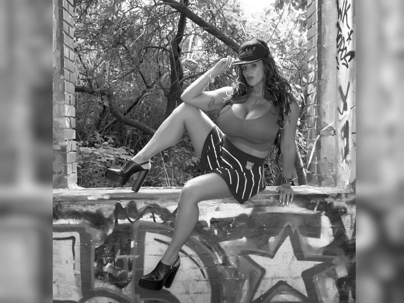 black-white-erotic-photography-007